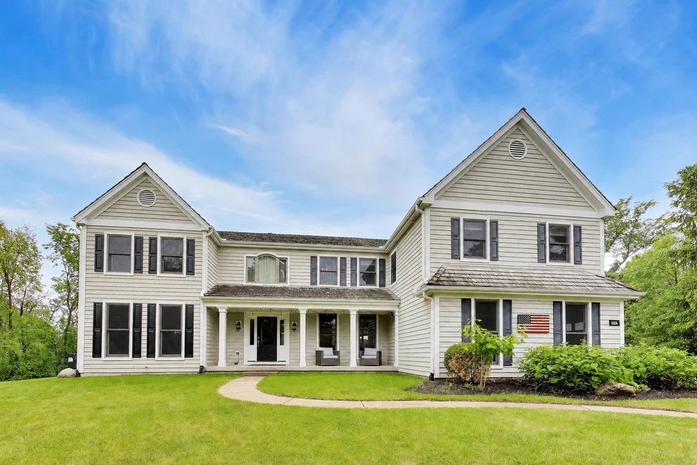 Unit for sale at 1604 Churchill Court, Libertyville, IL 60048