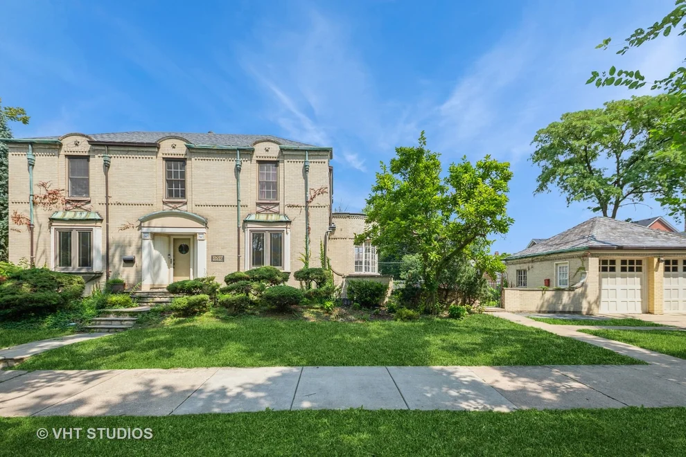 Unit for sale at 10057 S Bell Avenue, Chicago, IL 60643