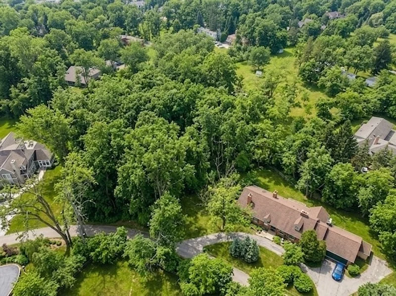 Unit for sale at 2060 Suffork Road, Northfield, IL 60093