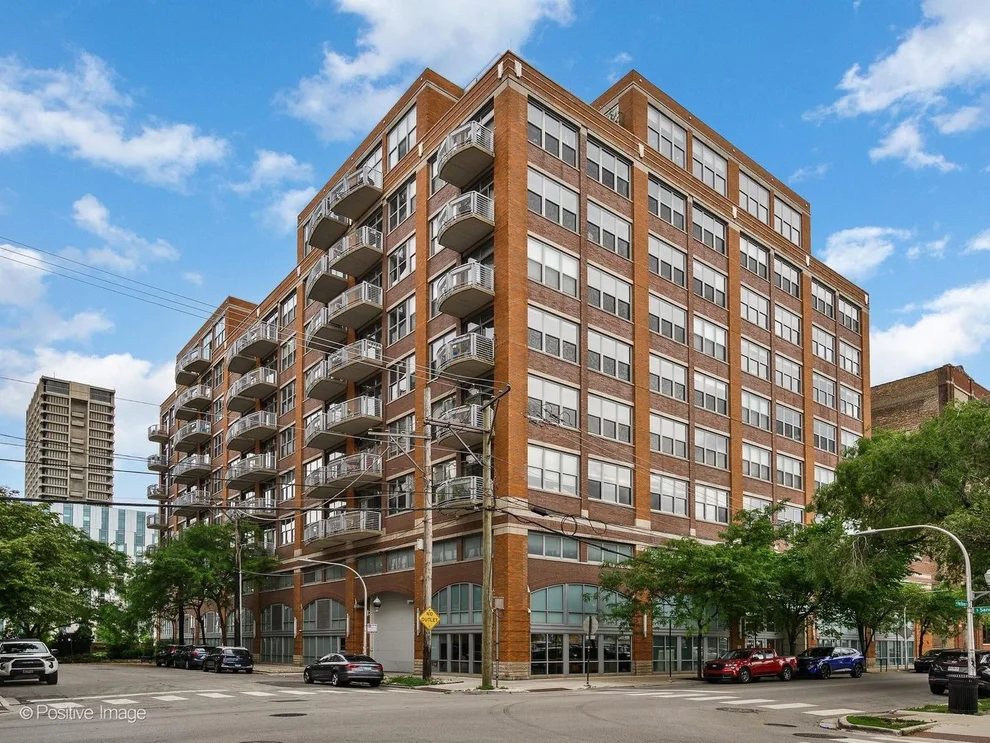 Unit for sale at 933 W Van Buren Street, Chicago, IL 60607