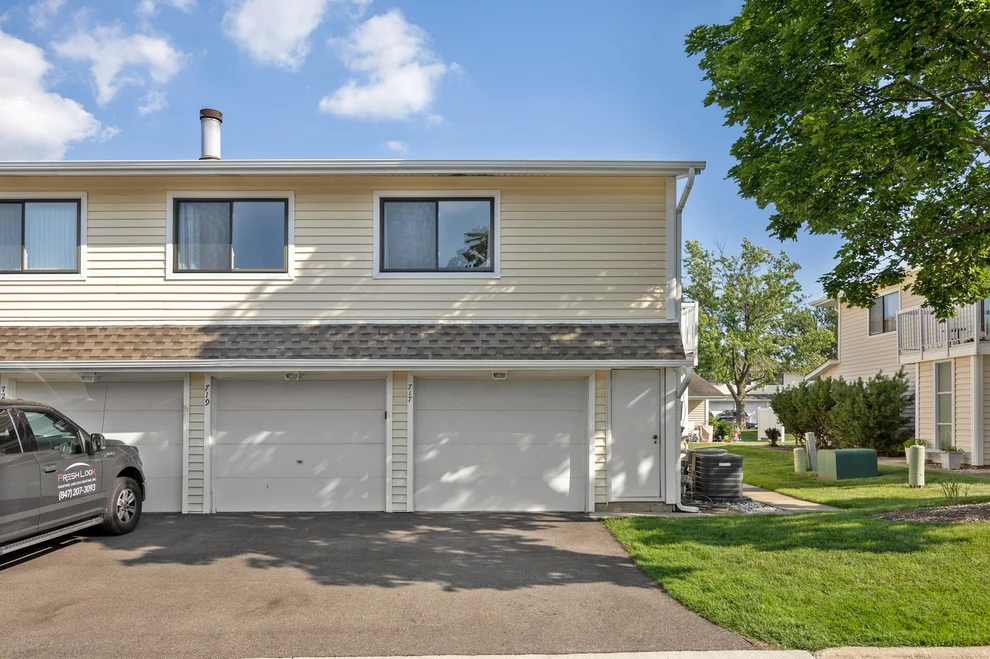 Unit for sale at 717 Whitesail Drive, Schaumburg, IL 60194