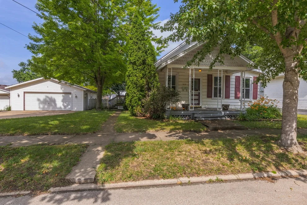 Unit for sale at 1109 S Oak Street, Bloomington, IL 61701