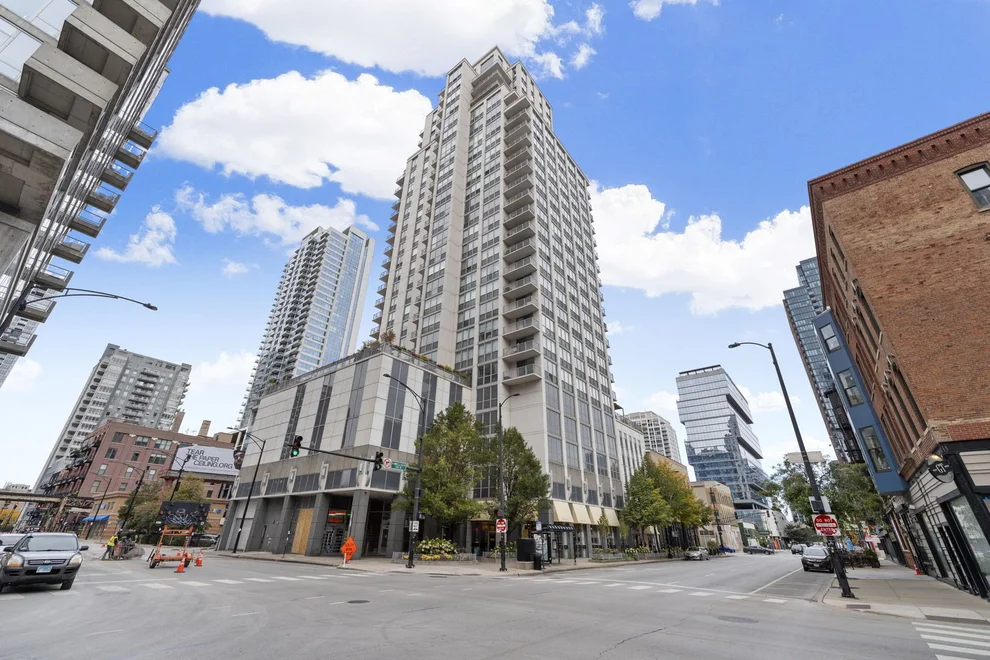 Unit for sale at 200 W Grand Avenue, Chicago, IL 60654