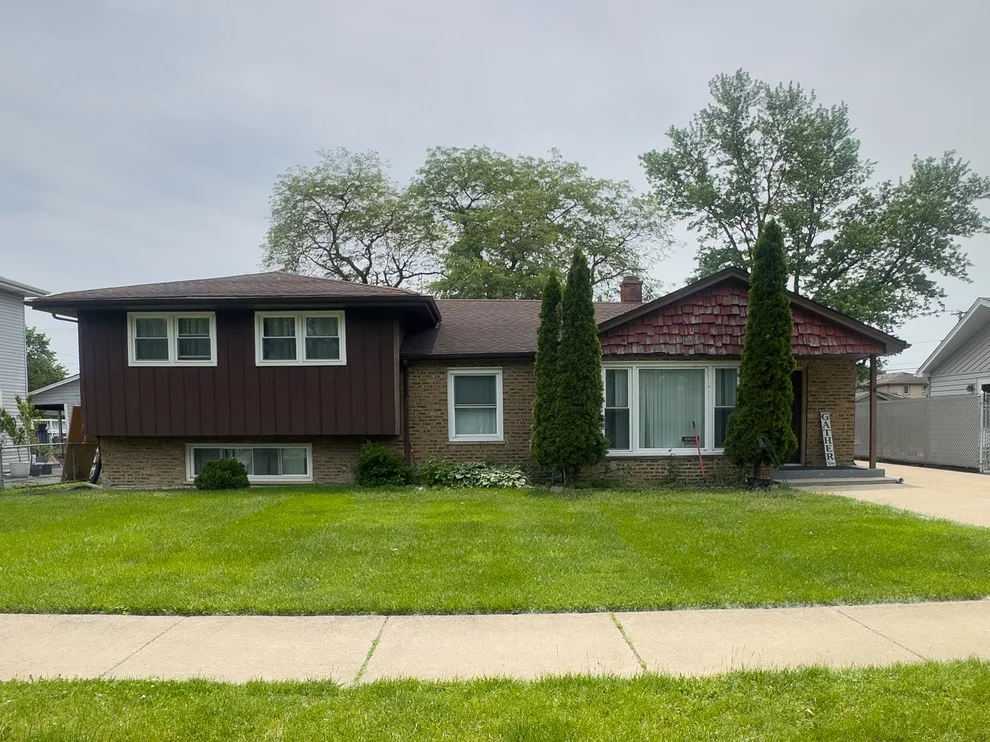 Unit for sale at 6709 W 88th Place, Oak Lawn, IL 60453