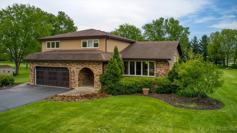 Unit for sale at 36W345 Barton Drive, St. Charles, IL 60175