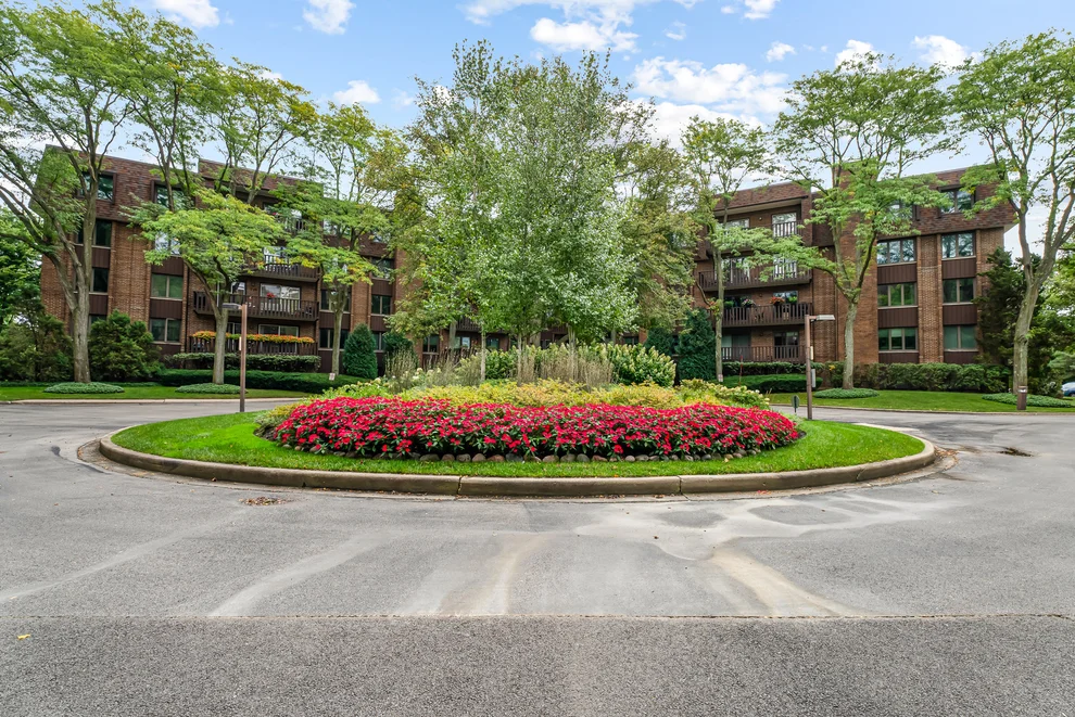 Unit for sale at 1175 Lake Cook Road, Northbrook, IL 60062
