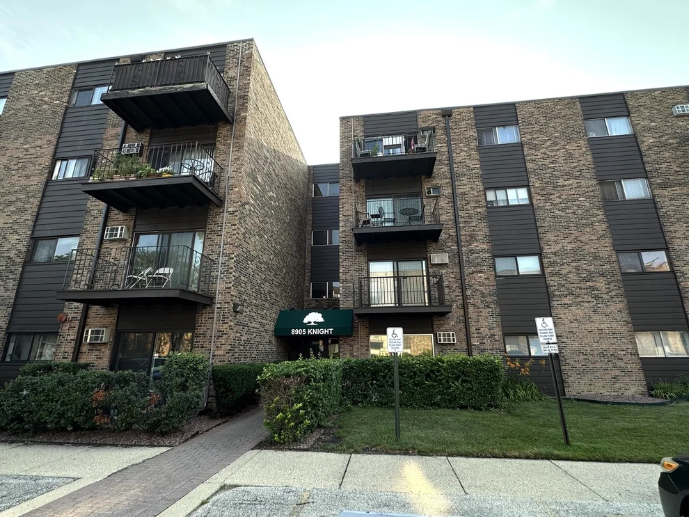 Unit for sale at 8905 Knight Avenue, Des Plaines, IL 60016