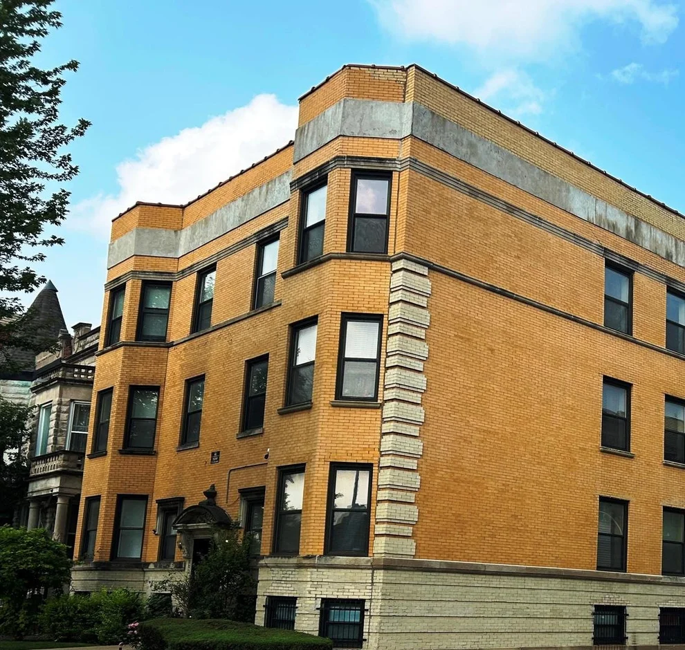 Unit for sale at 800 S Independence Boulevard, Chicago, IL 60624