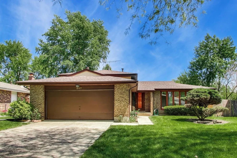 Unit for sale at 847 College Avenue, Matteson, IL 60443