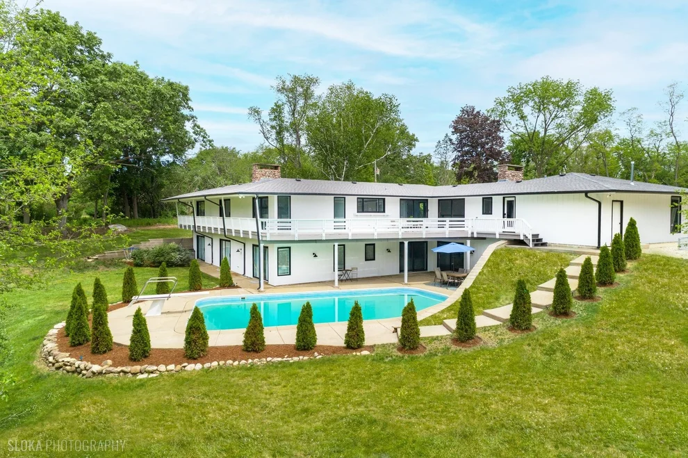 Unit for sale at 312 Ridge Road, Barrington Hills, IL 60010