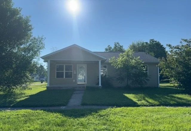 Unit for sale at 557 N Hickory Street, Centralia, IL 62801