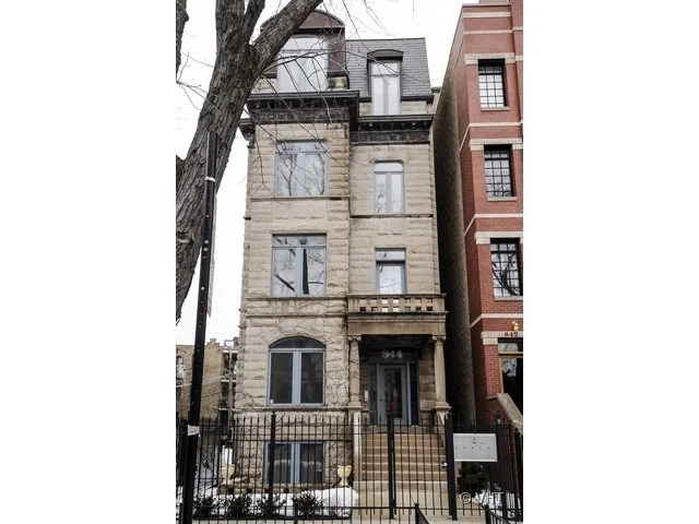 Unit for sale at 844 W GRACE Street, CHICAGO, IL 60613