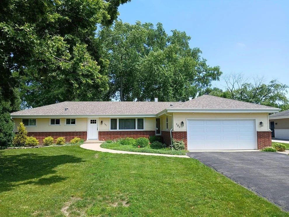 Unit for sale at 121 N Mandel Lane, Prospect Heights, IL 60070