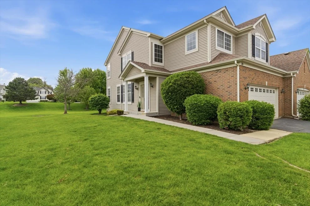 Unit for sale at 70 Regent Drive, Gilberts, IL 60136