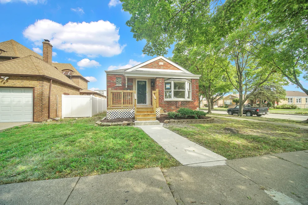 Unit for sale at 8425 S Homan Avenue, Chicago, IL 60652