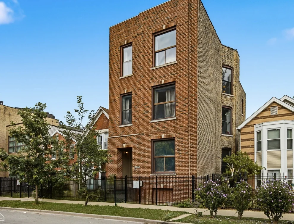 Unit for sale at 1403 N Rockwell Street, Chicago, IL 60622