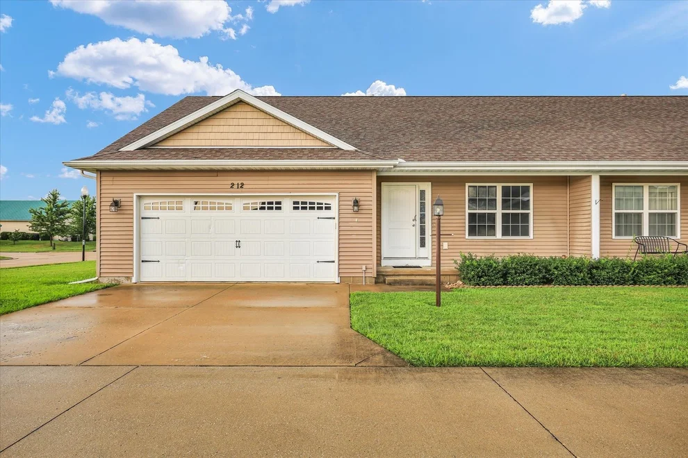 Unit for sale at 212 Medinah Court, Fisher, IL 61843