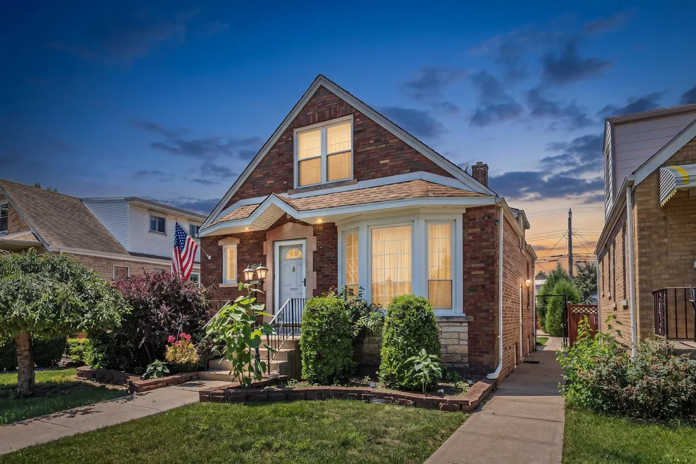 Unit for sale at 3448 N Oleander Avenue, Chicago, IL 60634