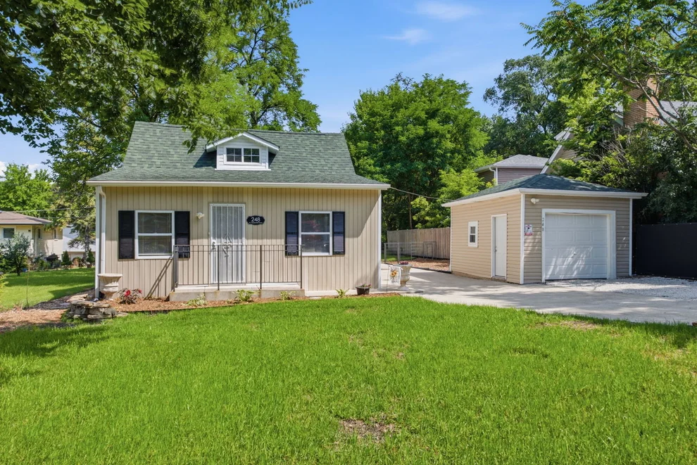 Unit for sale at 248 W Naperville Road, Westmont, IL 60559