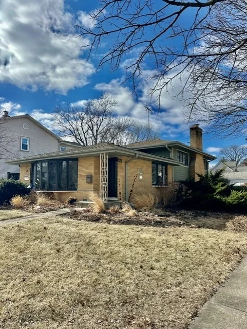 Unit for sale at 3900 Howard Avenue, Western Springs, IL 60558