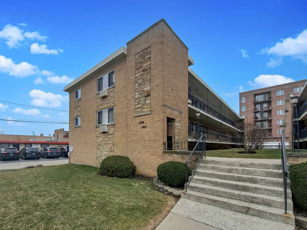Unit for sale at 1509 Brown Street, Des Plaines, IL 60016