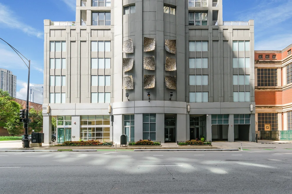 Unit for sale at 600 N Dearborn Street, Chicago, IL 60654