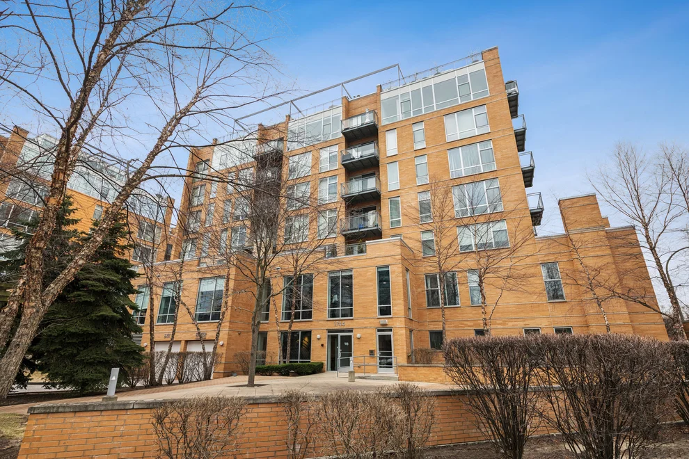 Unit for sale at 1740 Oak Avenue, Evanston, IL 60201