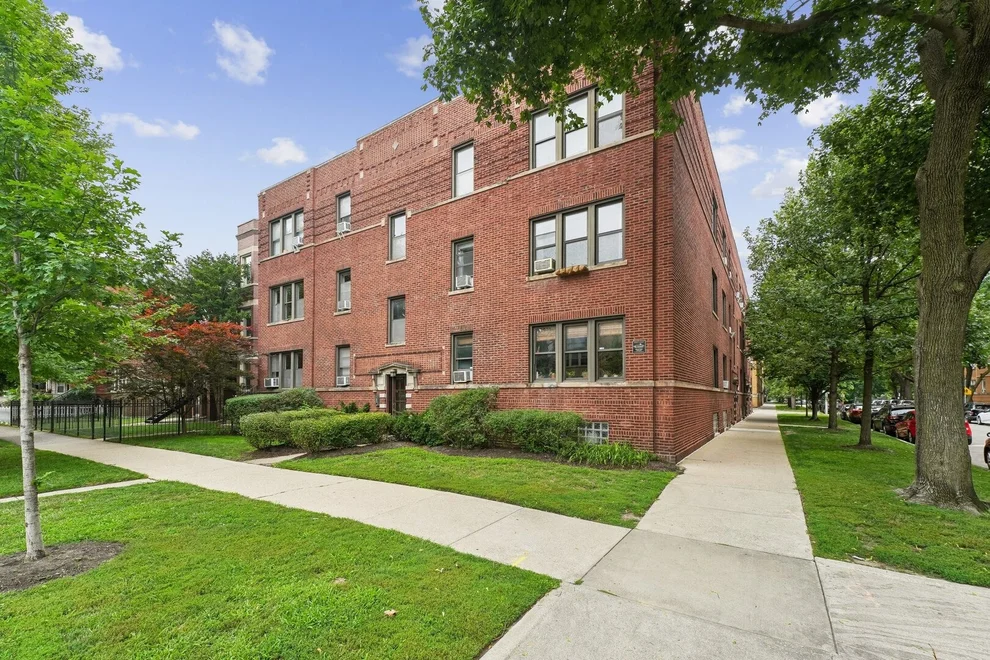 Unit for sale at 4956 N Winchester Avenue, Chicago, IL 60640