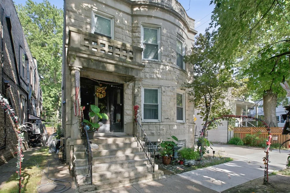 Unit for sale at 7065 N Wolcott Avenue, Chicago, IL 60626