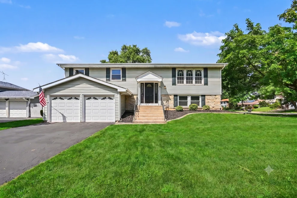 Unit for sale at 101 S Lancaster Drive, Bolingbrook, IL 60440