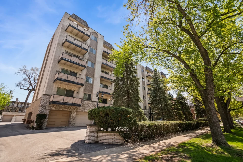 Unit for sale at 4125 N Keystone Avenue, Chicago, IL 60641