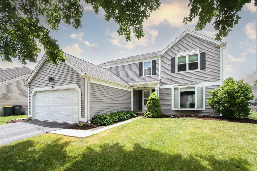 Unit for sale at 886 Farm Glen Lane, Carol Stream, IL 60188