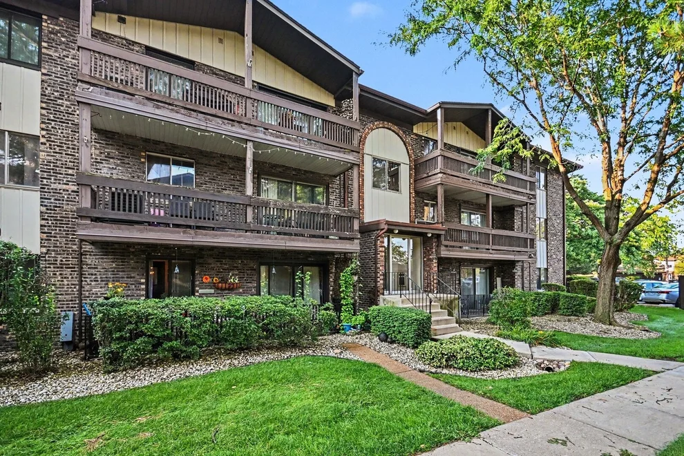 Unit for sale at 14023 Gail Lane, Crestwood, IL 60418