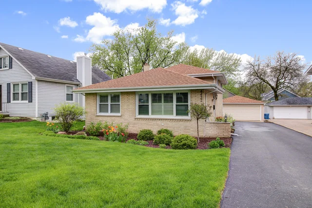 Unit for sale at 4432 Wilson Avenue, Downers Grove, IL 60515