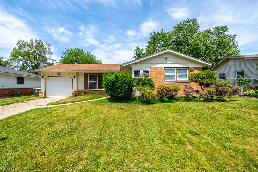 Unit for sale at 214 Greenbriar Street, Elk Grove Village, IL 60007