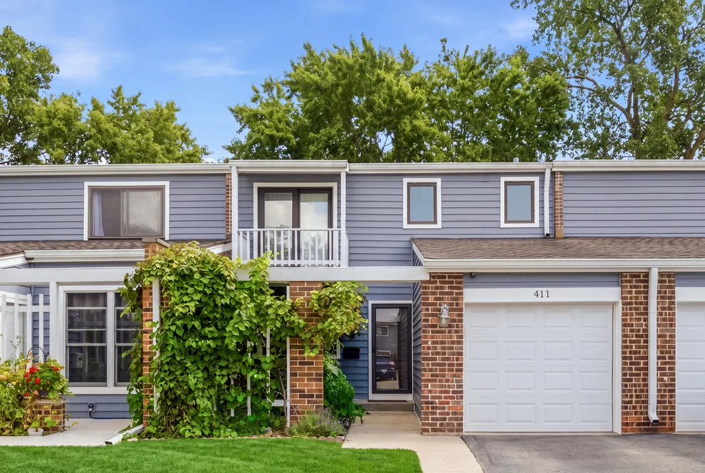 Unit for sale at 411 Hickory Drive, Wheeling, IL 60090