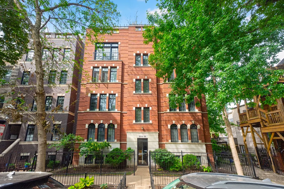 Unit for sale at 3544 N Fremont Street, Chicago, IL 60657