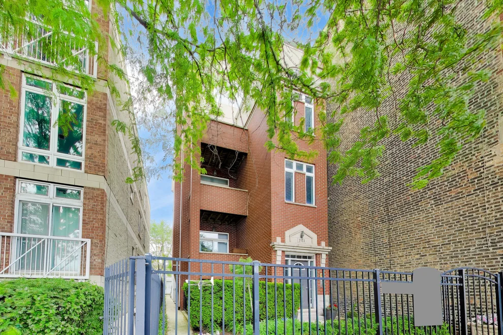 Unit for sale at 2133 N SOUTHPORT Avenue, Chicago, IL 60614
