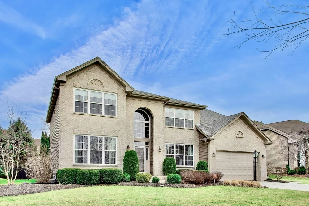 Unit for sale at 1941 Broadsmore Drive, Algonquin, IL 60102