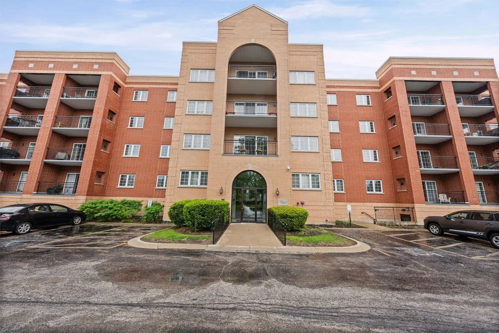 Unit for sale at 59 S Hale Street, Palatine, IL 60067