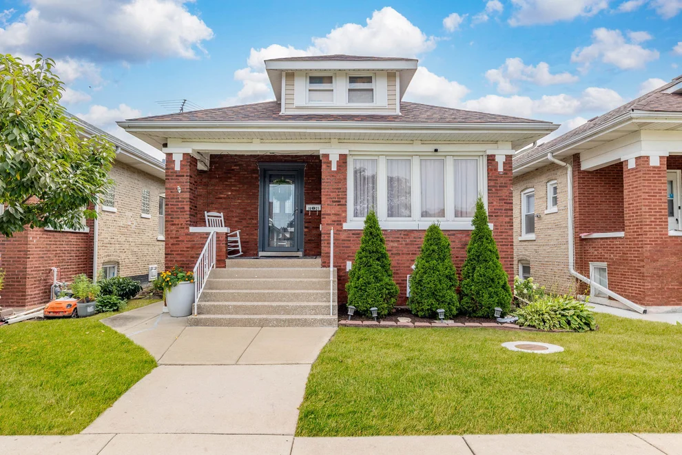 Unit for sale at 1621 S 60th Court, Cicero, IL 60804