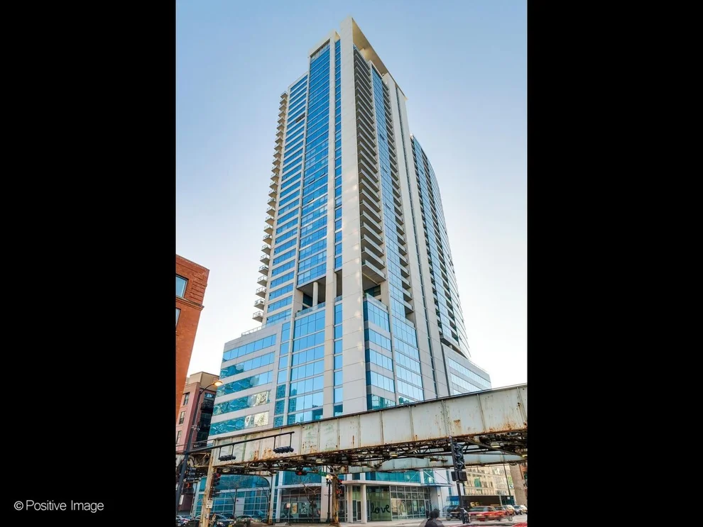 Unit for sale at 303 W Ohio Street, Chicago, IL 60654