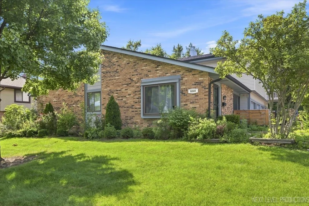 Unit for sale at 8330 Portsmouth Drive, Darien, IL 60561