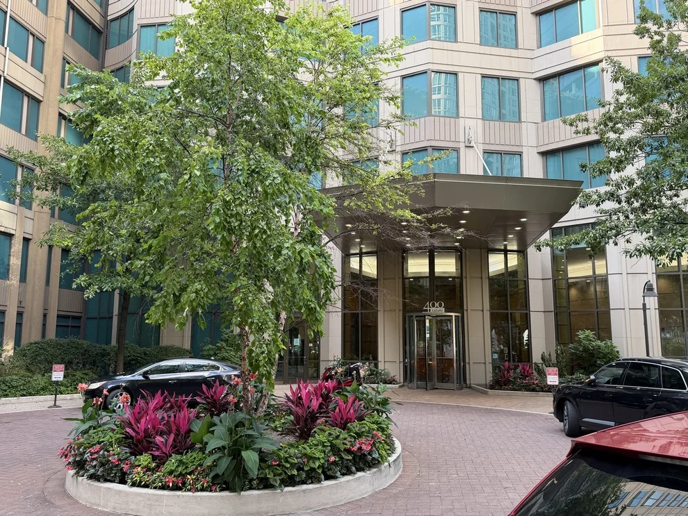 Unit for sale at 400 N La Salle Drive, Chicago, IL 60654