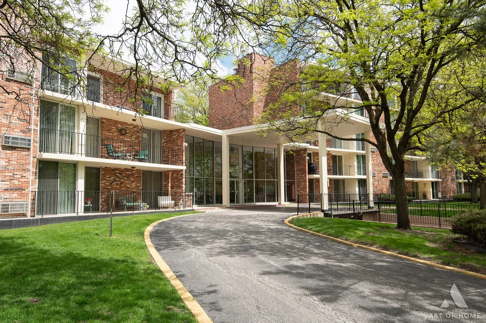 Unit for sale at 1150 E Jackson Street, Lombard, IL 60148