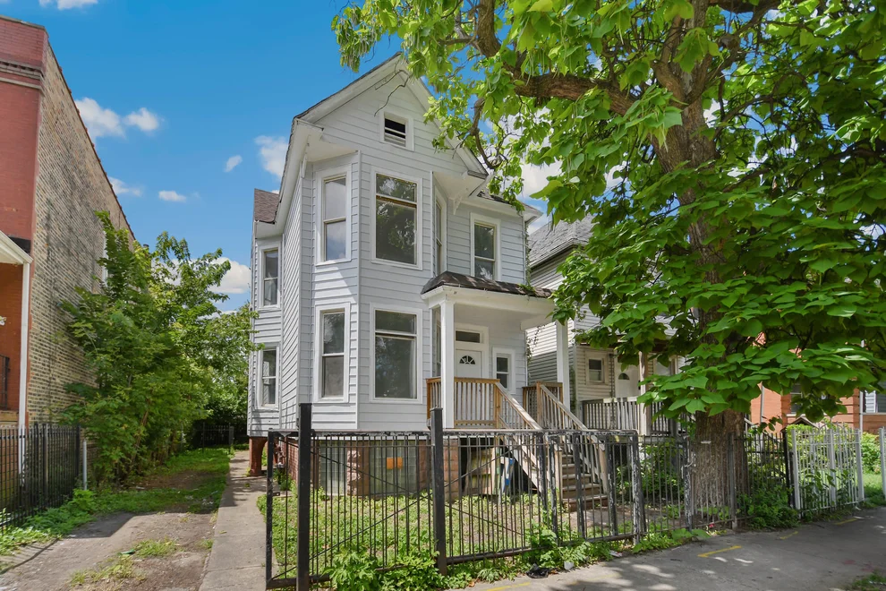 Unit for sale at 210 N Laramie Avenue, Chicago, IL 60644