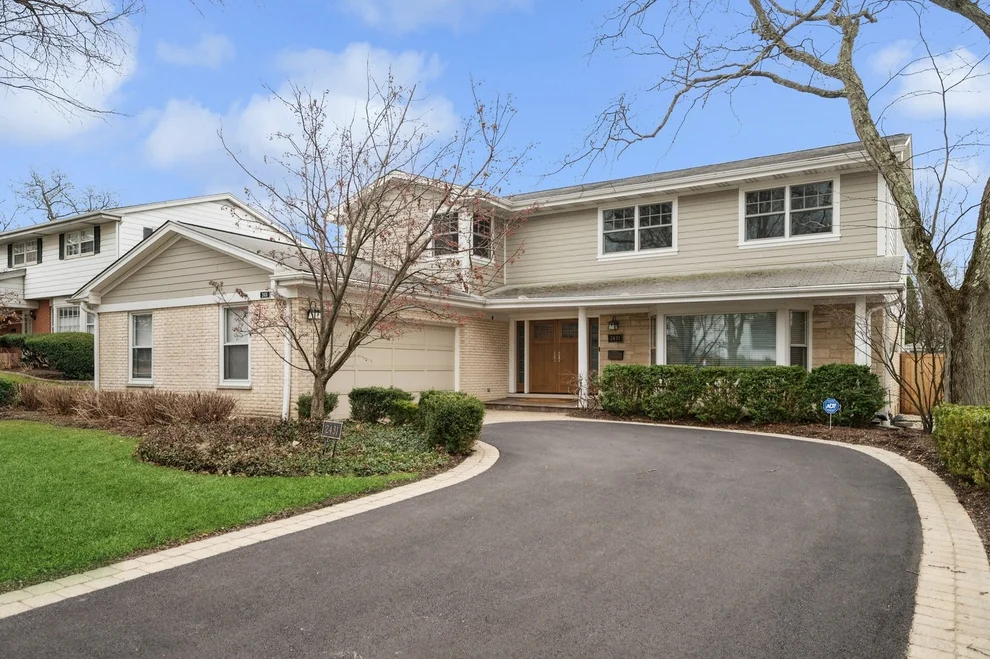 Unit for sale at 2431 Cardinal Lane, Wilmette, IL 60091