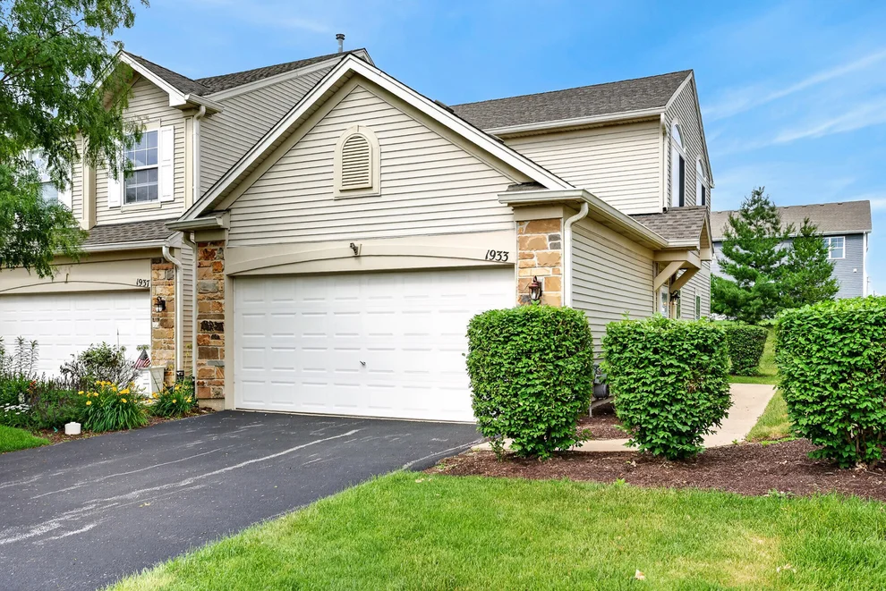Unit for sale at 1933 Misty Ridge Lane, Aurora, IL 60503