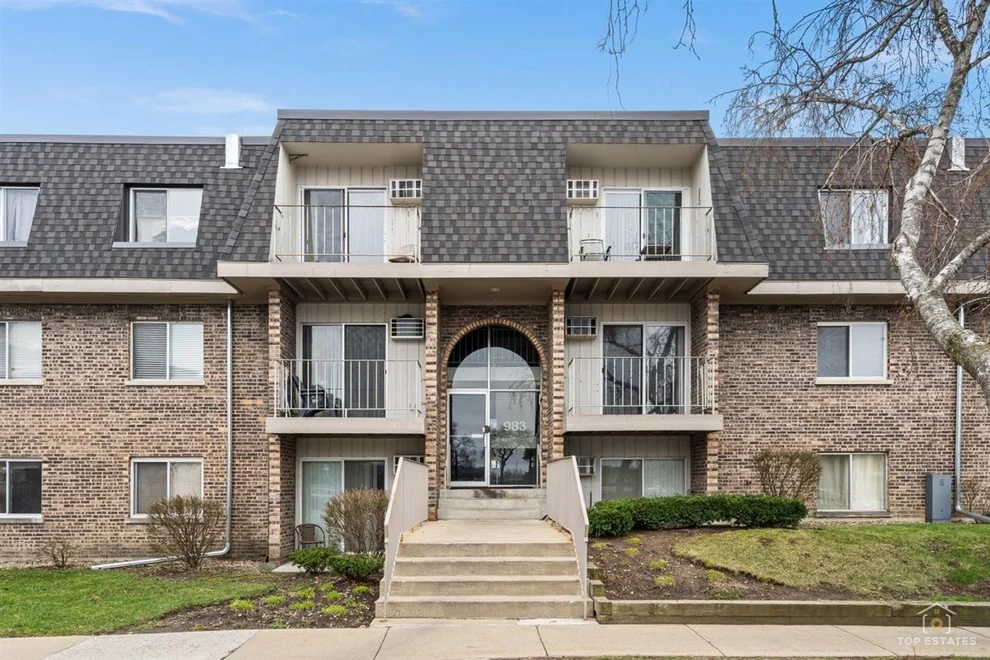 Unit for sale at 983 Crimson Court, Prospect Heights, IL 60070