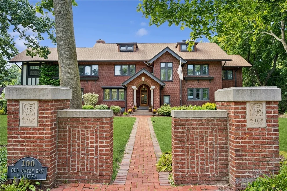 Unit for sale at 100 Old Green Bay Road, Winnetka, IL 60093